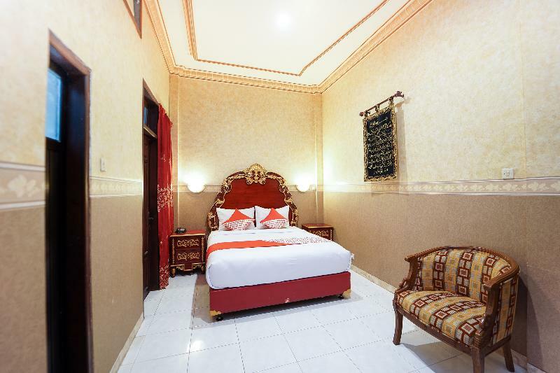 Oyo 231 Hotel Andita Syariah Сурабая Екстериор снимка