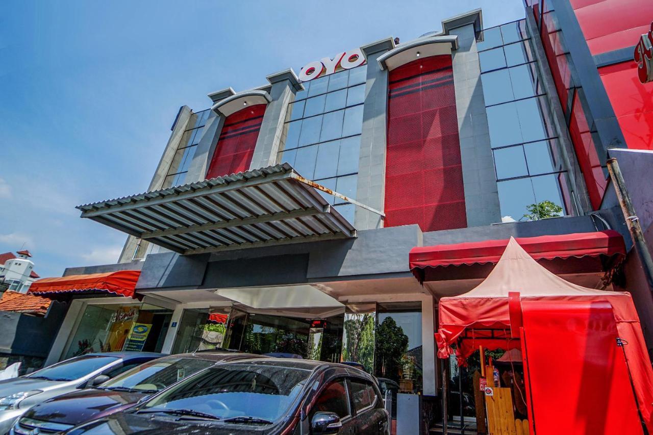 Oyo 231 Hotel Andita Syariah Сурабая Екстериор снимка