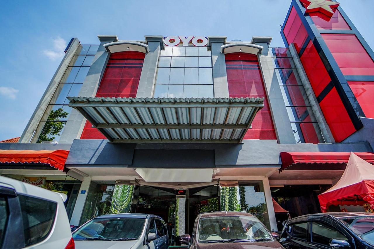 Oyo 231 Hotel Andita Syariah Сурабая Екстериор снимка