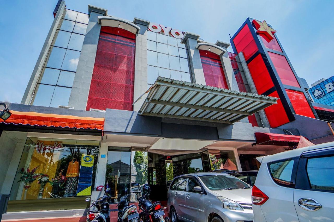 Oyo 231 Hotel Andita Syariah Сурабая Екстериор снимка
