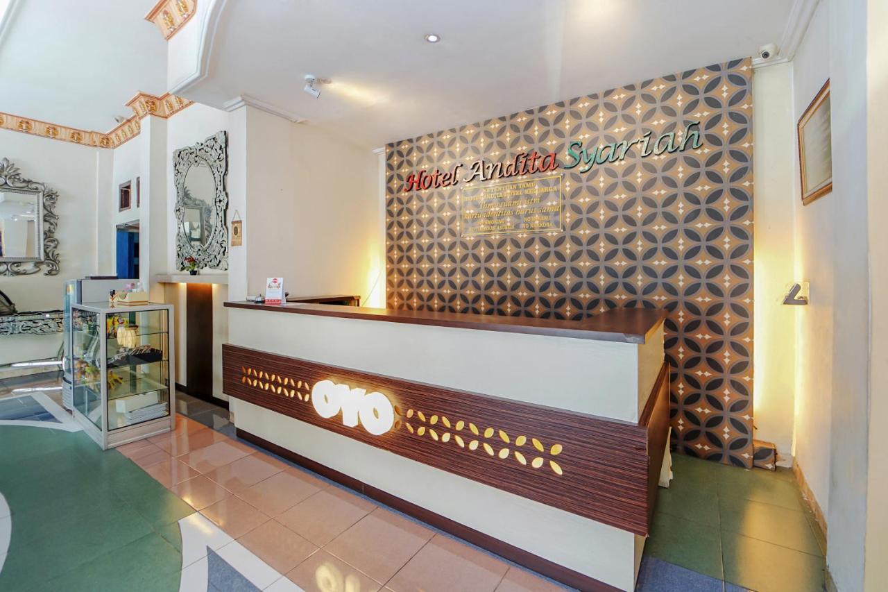 Oyo 231 Hotel Andita Syariah Сурабая Екстериор снимка