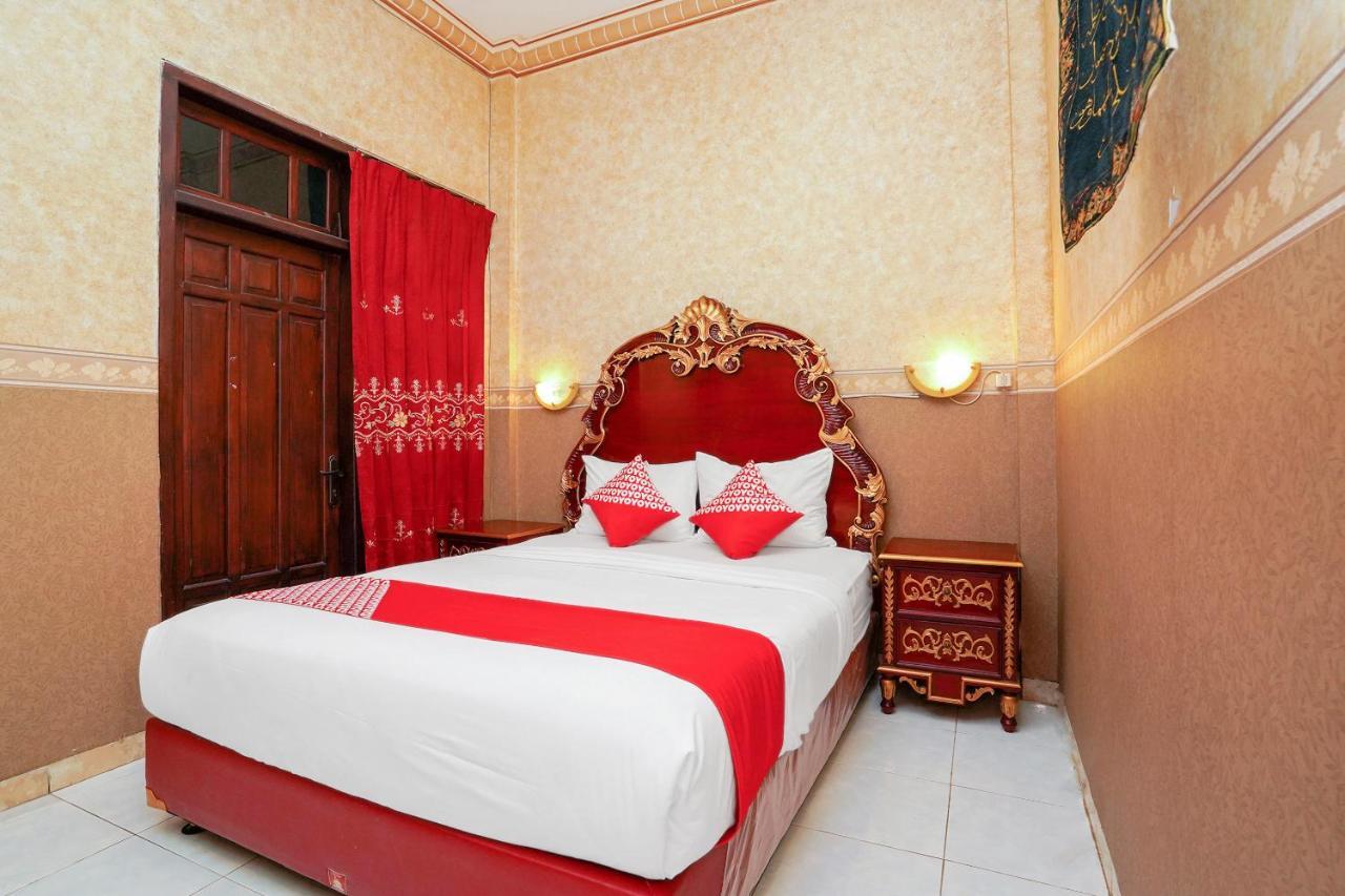 Oyo 231 Hotel Andita Syariah Сурабая Екстериор снимка