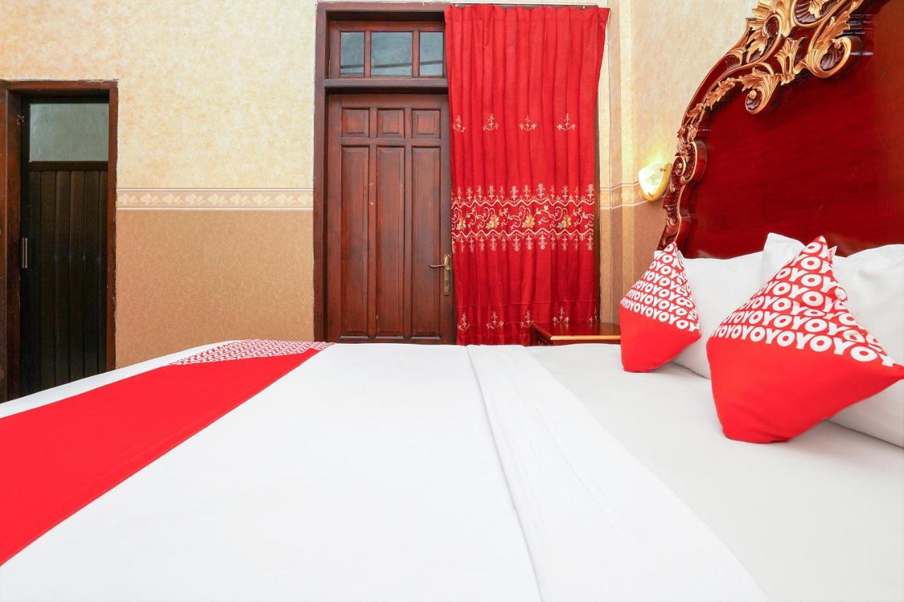 Oyo 231 Hotel Andita Syariah Сурабая Екстериор снимка
