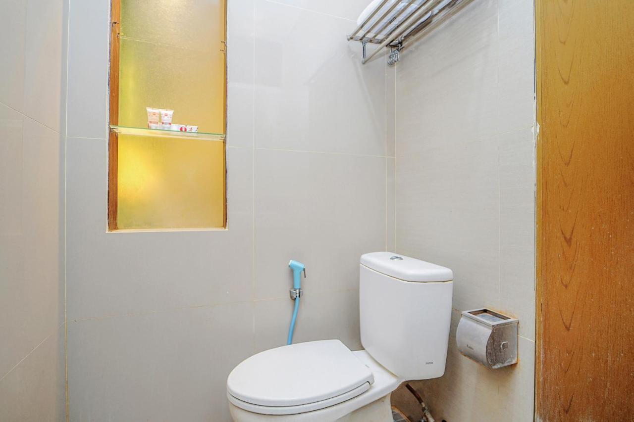Oyo 231 Hotel Andita Syariah Сурабая Екстериор снимка