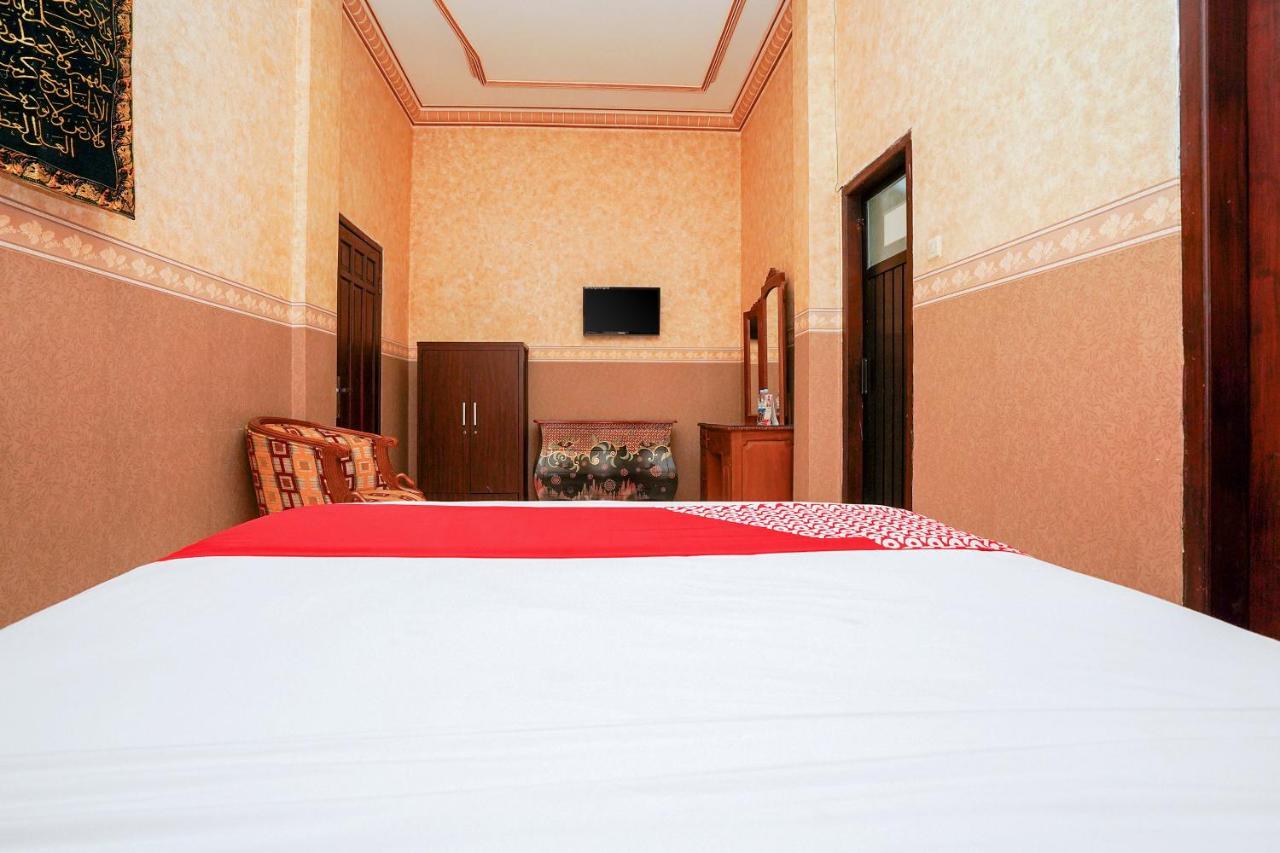Oyo 231 Hotel Andita Syariah Сурабая Екстериор снимка