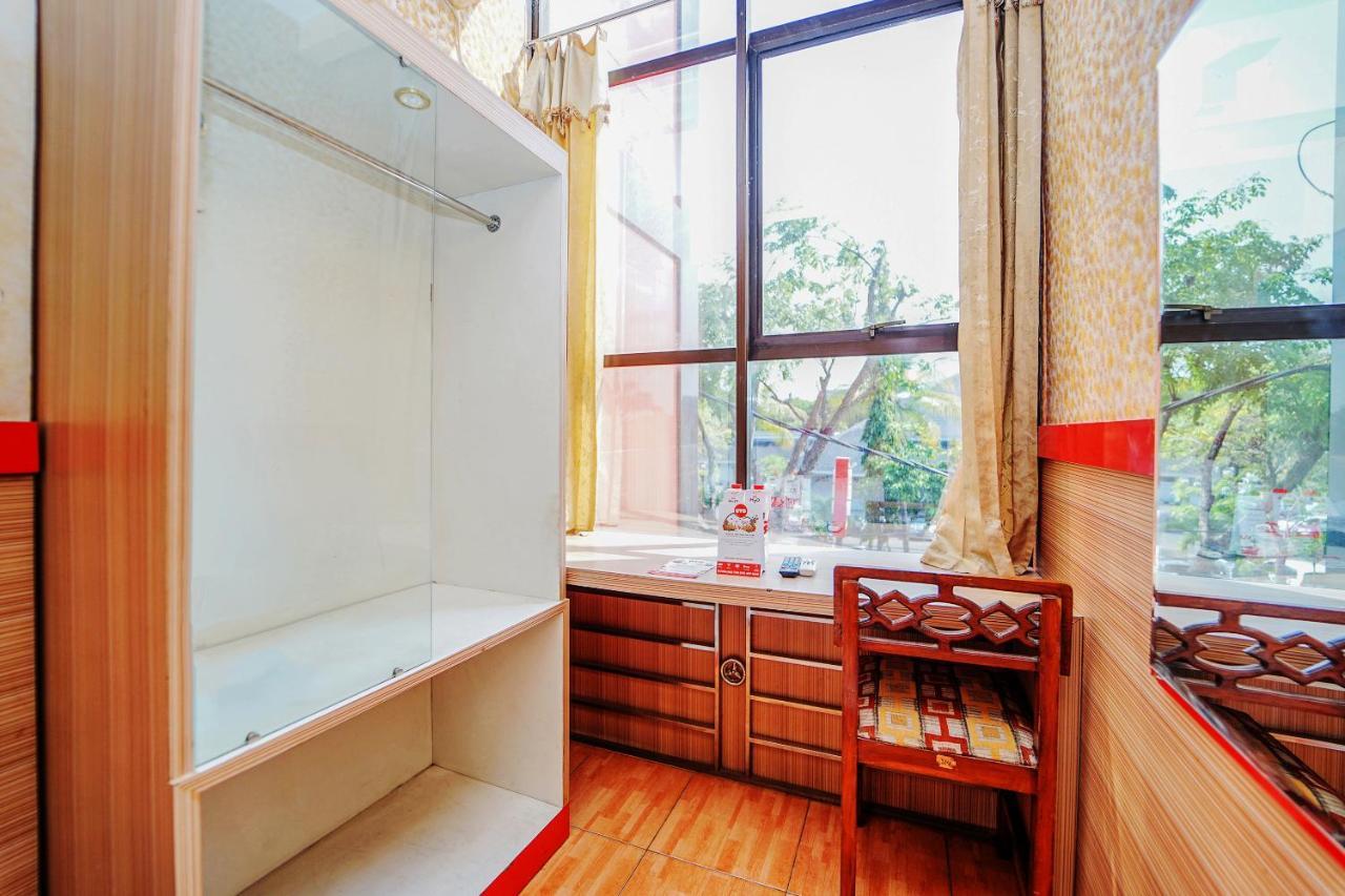 Oyo 231 Hotel Andita Syariah Сурабая Екстериор снимка